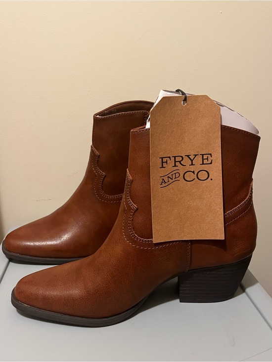 FRYE AND CO. Shoes - FRYE AND CO. Tan Leather Western-Style Ankle Boots